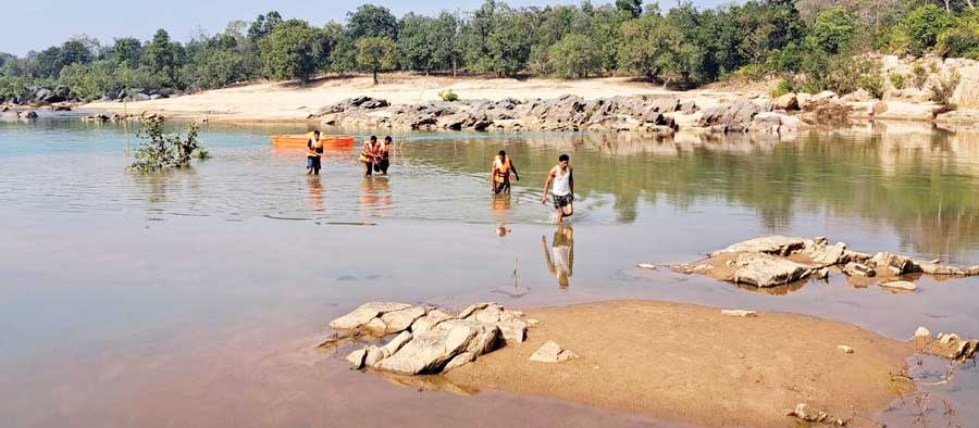 पलटन घाट में डूबे युवक की दूसरे दिन भी तलाश जारी