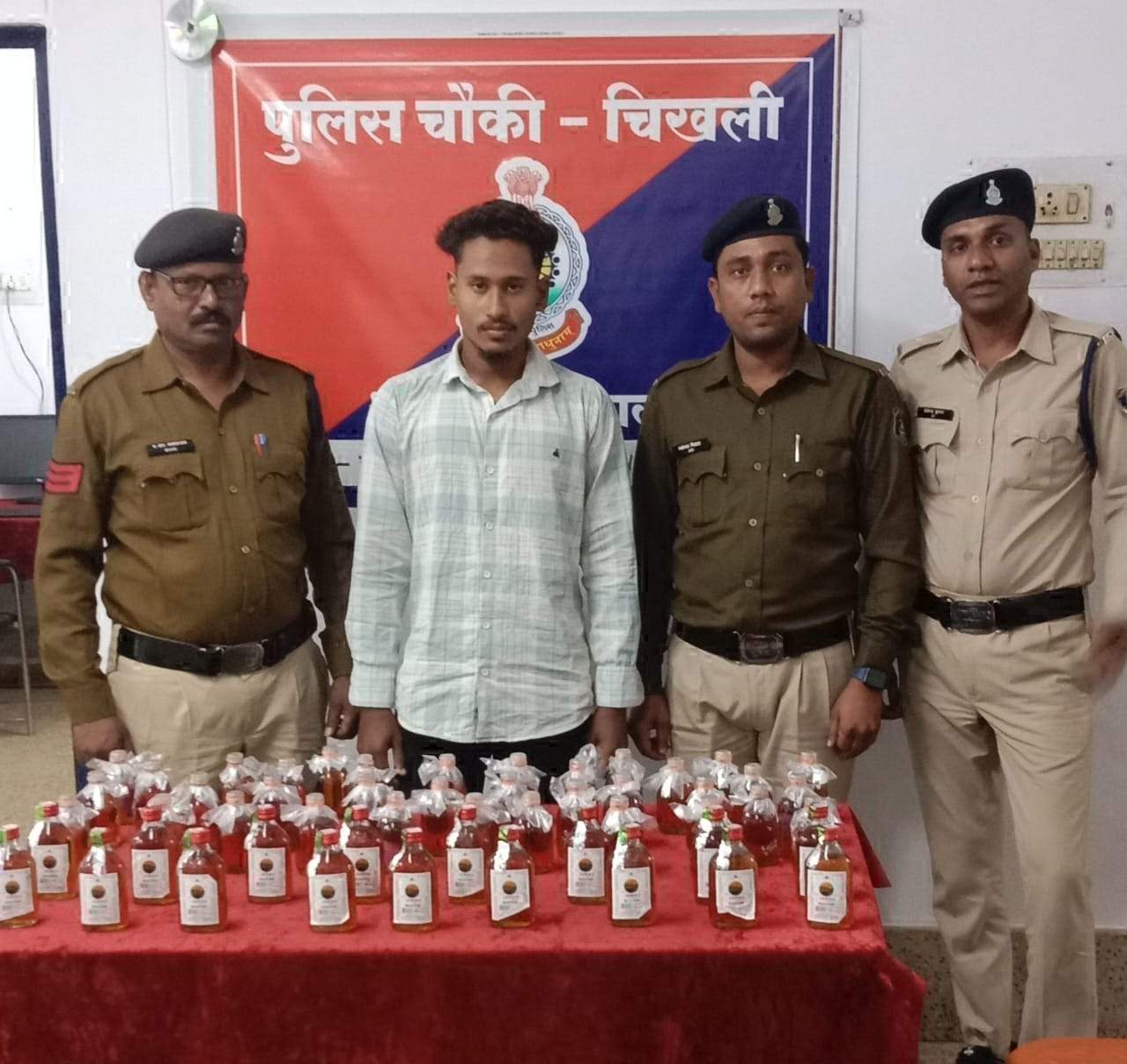 अवैध रूप से शराब बेचते युवक पकड़ाया