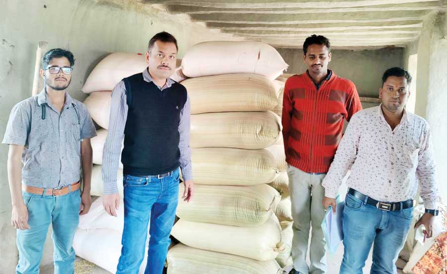  60 बोरी अवैध धान जब्त