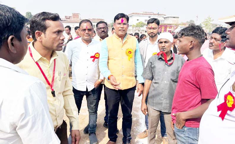 मड़ाई मेला में विभिन्न पारंपरिक खेलों का आयोजन