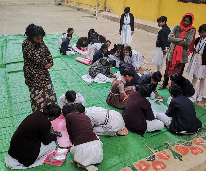 सुशासन दिवस पर स्कूलों में  चित्रकला-निबंध स्पर्धा