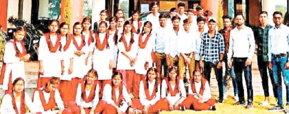 छात्रों को कराया औद्योगिक भ्रमण