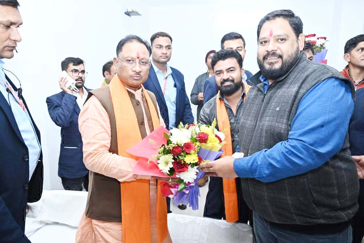 नजूल नामांतरण पर रोक हटाने की मांग, सीएम को ज्ञापन 