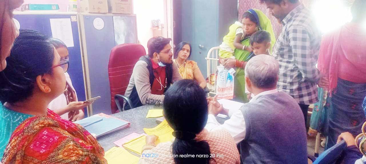 अति गंभीर कुपोषित बच्चों की स्वास्थ्य जांच