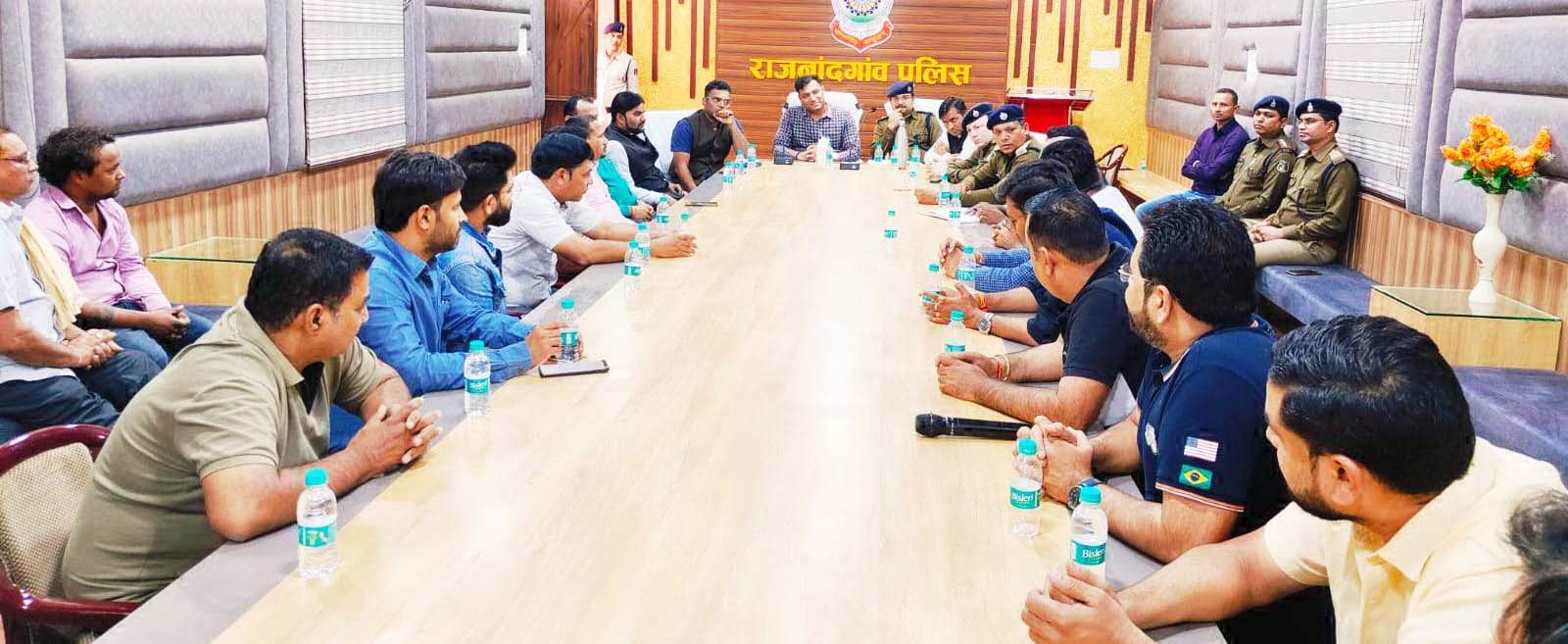 संस्थानों व दुकानों के बाहर पार्किंग छोडक़र रखें सामान संस्थानों व दुकानों के बाहर पार्किंग छोडक़र रखें सामान