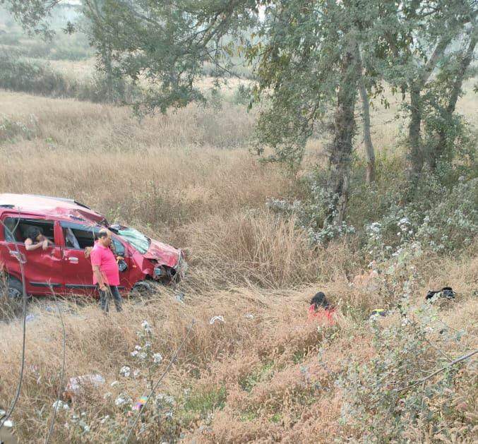 एनएच 49 में कार ने महिला को कुचला, मौत, 4 घायल एनएच 49 में कार ने महिला को कुचला, मौत, 4 घायल