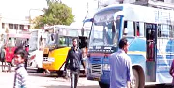 हिट एंड रन कानून के विरोध में निजी बस चालक हड़ताल पर