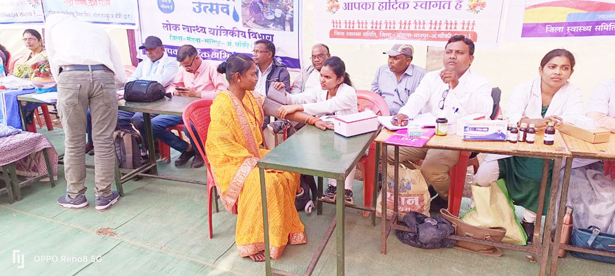 जीवन की बनी धुरी, आस हो रही पूरी जीवन की बनी धुरी, आस हो रही पूरी