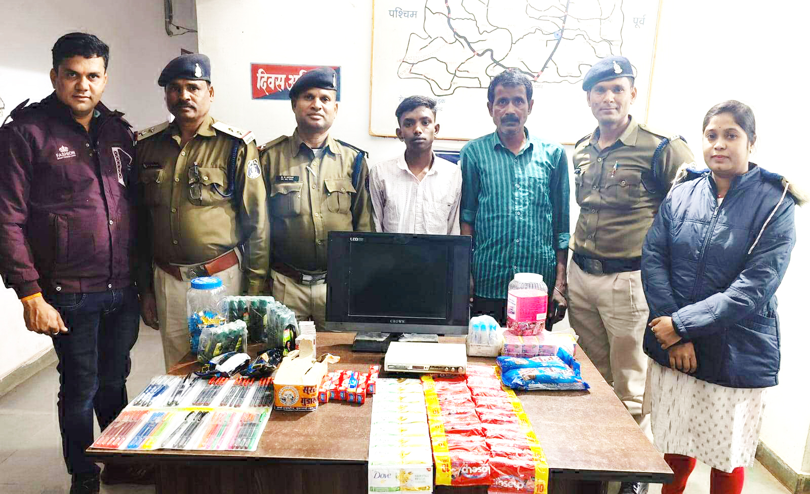 चोरी का किराना सामान दूसरे दुकानदार को बेचा चोरी का किराना सामान दूसरे दुकानदार को बेचा