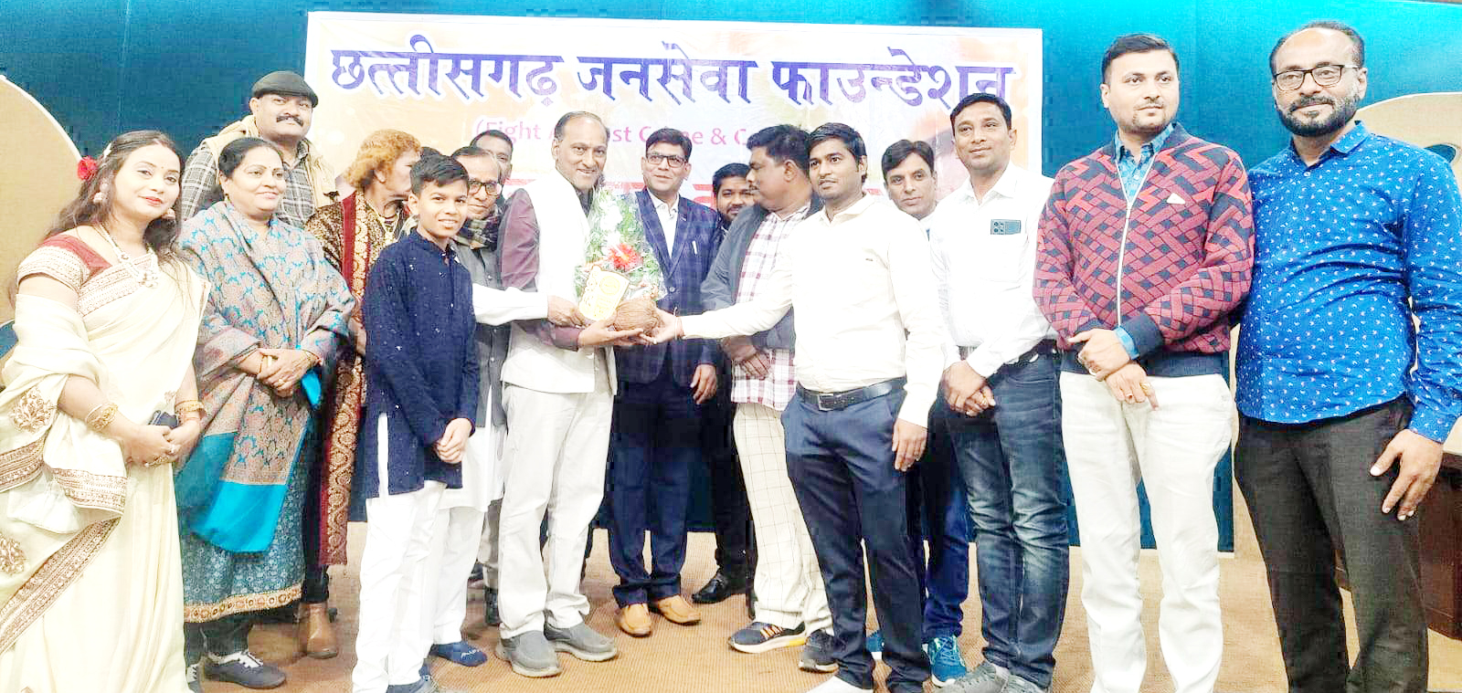 क्षेत्रीय गायन प्रतिभाओं ने रायपुर में दी प्रस्तुति