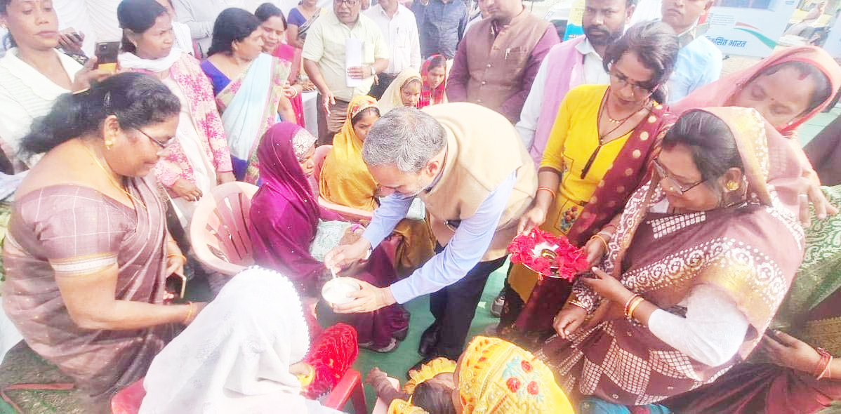 गांव-गांव पहुंच रहा विकसित  भारत संकल्प यात्रा का रथ