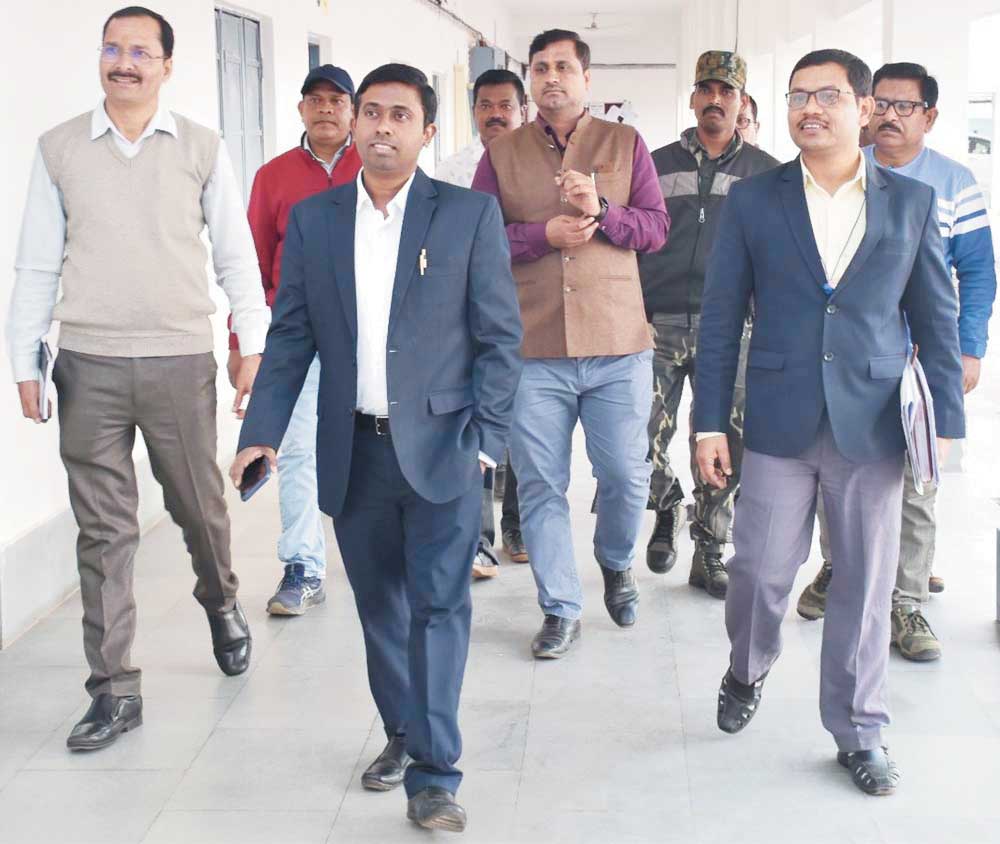 अफसरों-कर्मियों को दिए समय पर आने के निर्देश