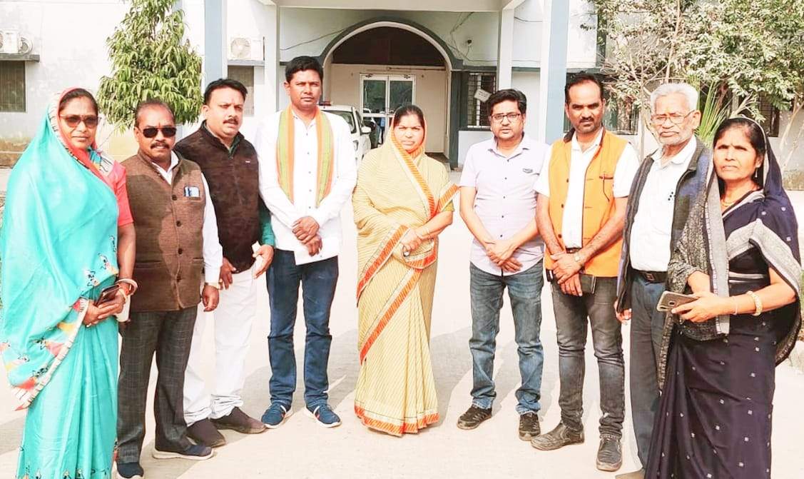 भाजपाईयों ने एसपी  को सौंपा ज्ञापन