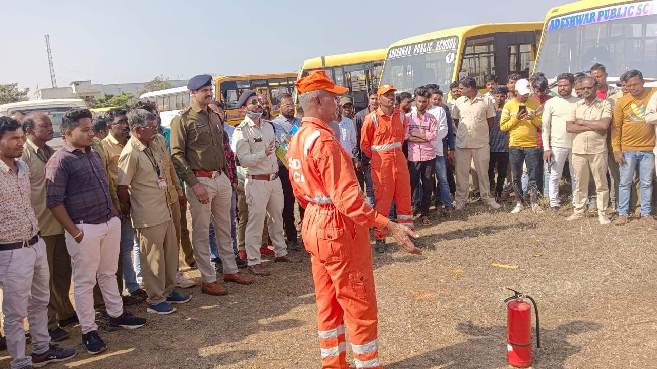 200 से अधिक बसों की चेकिंग