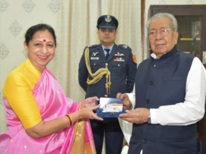 राज्यपाल हरिचंदन से मुलाकात करने पहुंचीं कुलपति 