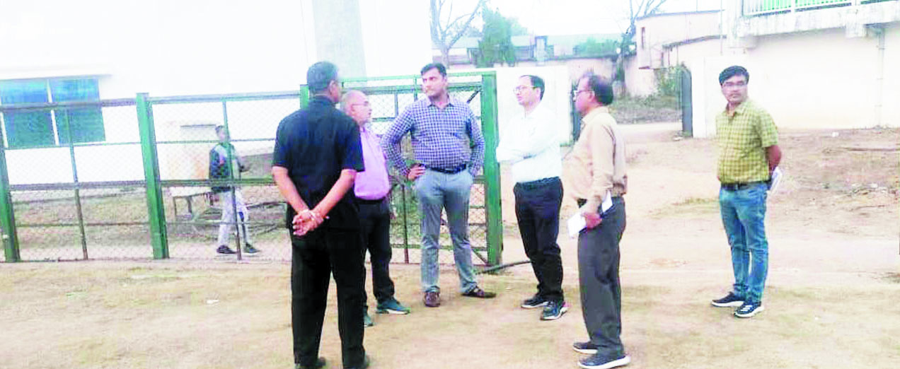 कलेक्टर-एसपी ने किया दिग्विजय स्टेडियम का निरीक्षण