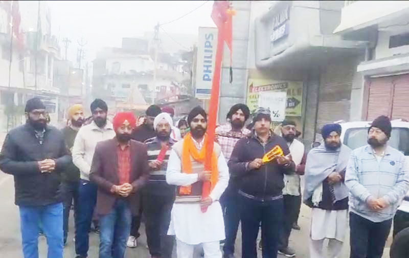 प्रकाश पर्व पर निकाली जा रही प्रभातफेरी