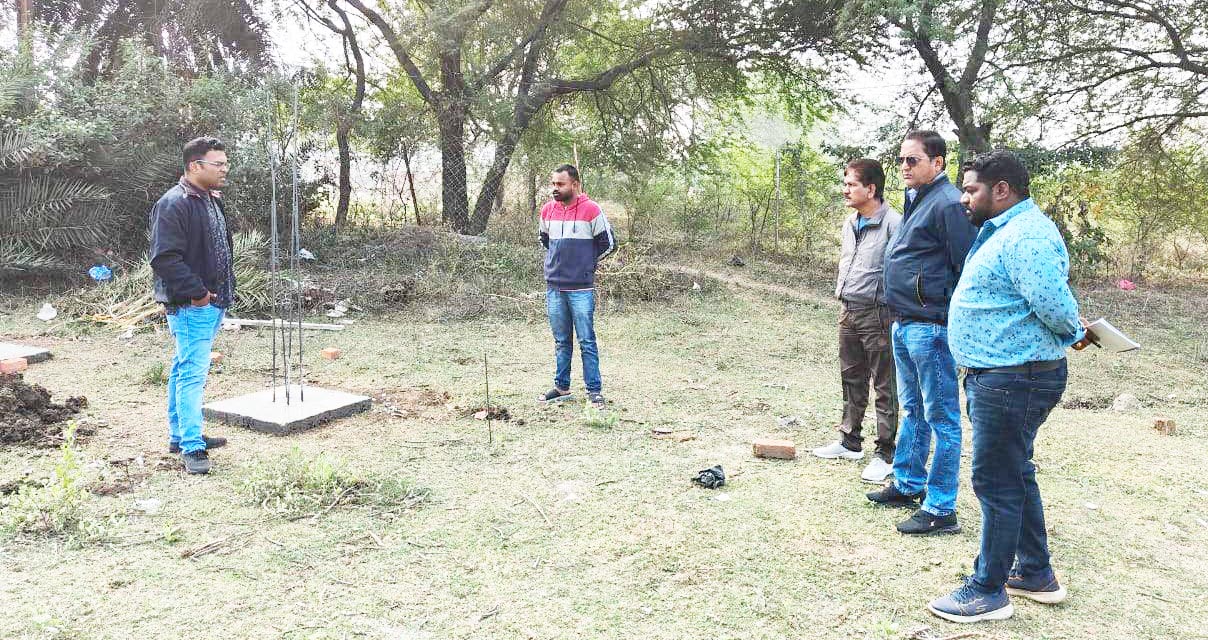 रेवाडीह-पेंड्री में निर्माण कार्य : आयुक्त ने निरीक्षण कर तेजी लाने दिए निर्देश