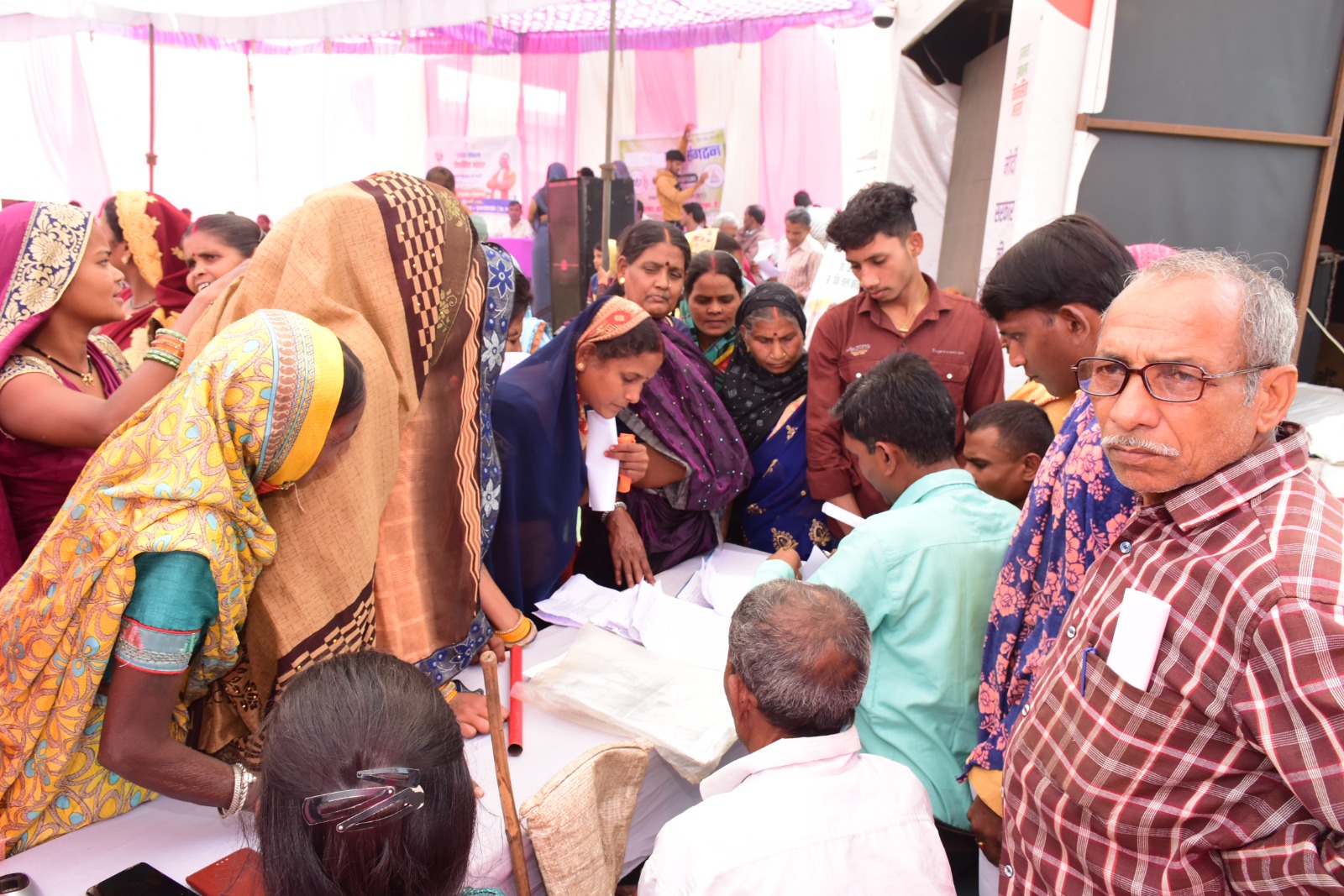 संकल्प यात्रा की मोबाईल वैन पहुंची भंवरमरा संकल्प यात्रा की मोबाईल वैन पहुंची भंवरमरा