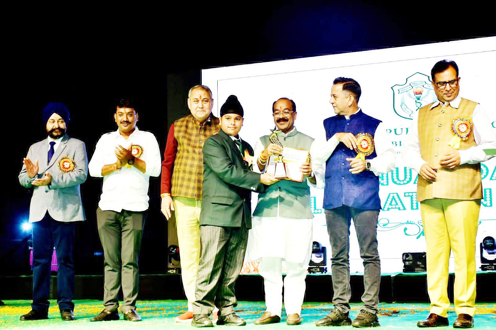 क्रिकेट के लिए अयानवीर को पुरस्कृत किया डिप्टी सीएम साव ने