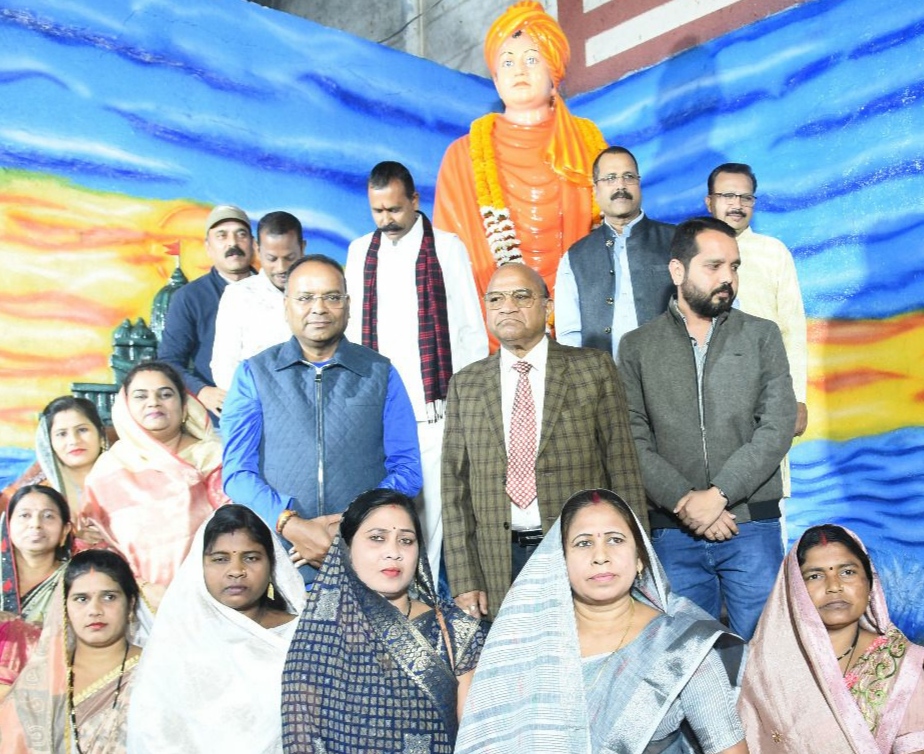 हम मंदिर ही नहीं विज्ञान और आत्मनिर्भरता  की भी बात करते हैं-अजय