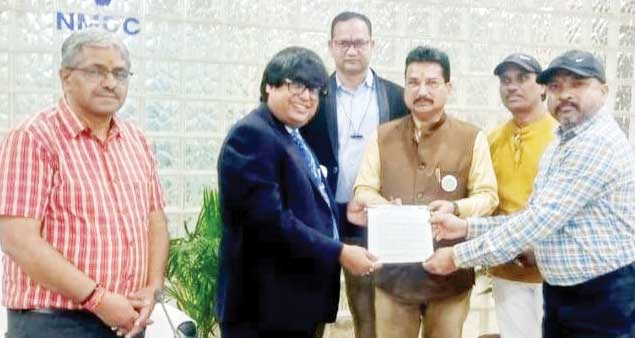 इंटक ने सीएमडी को परियोजना व नगर हित में सौंपा मांग पत्र