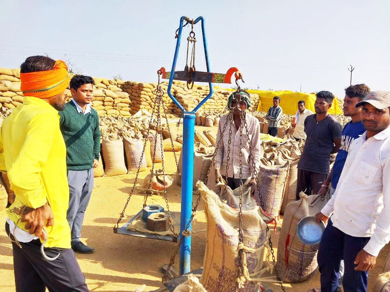 धान खरीदी केन्द्रों की व्यवस्थाओं का जायजा