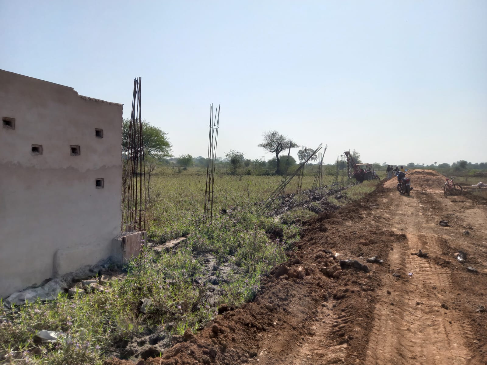 6 महीने में नहीं बन सकी केवल 1250 मीटर की एयरपोर्ट बाउंड्रीवाल