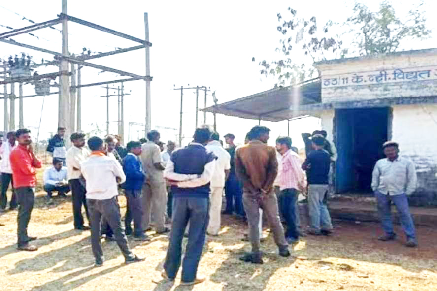 खेत प्यासे: अघोषित बिजली कटौती से किसान परेशान