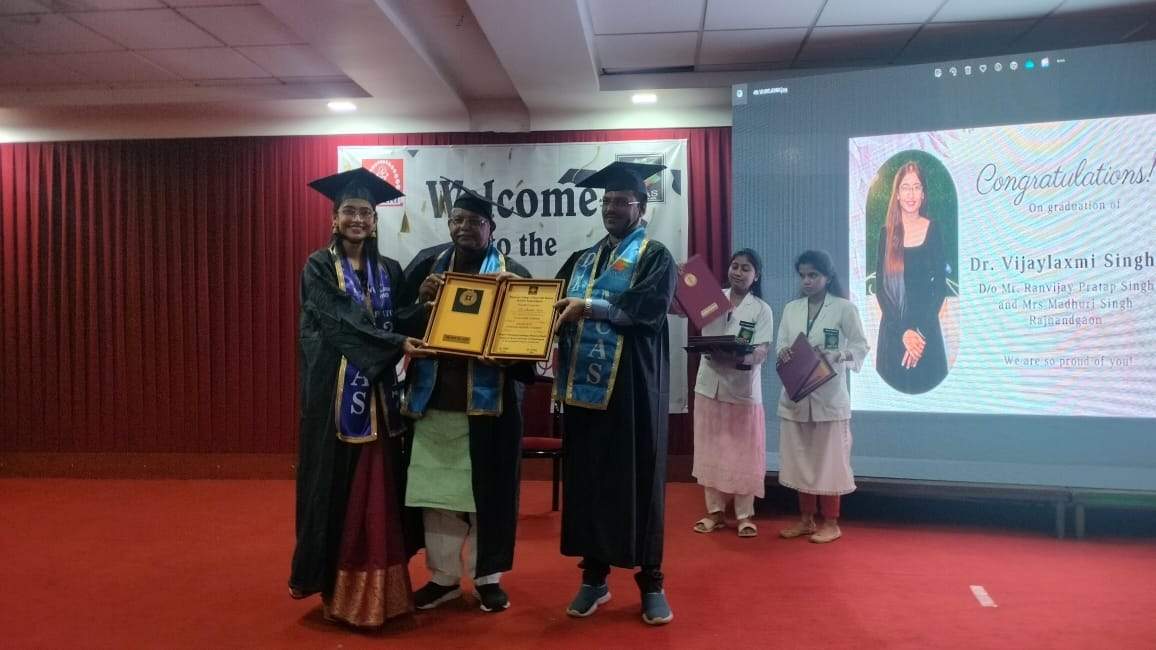 छत्तीसगढ़ में 5वां स्थान प्राप्त कर नगर की गौरव बनी डॉ. विजयलक्ष्मी छत्तीसगढ़ में 5वां स्थान प्राप्त कर नगर की गौरव बनी डॉ. विजयलक्ष्मी