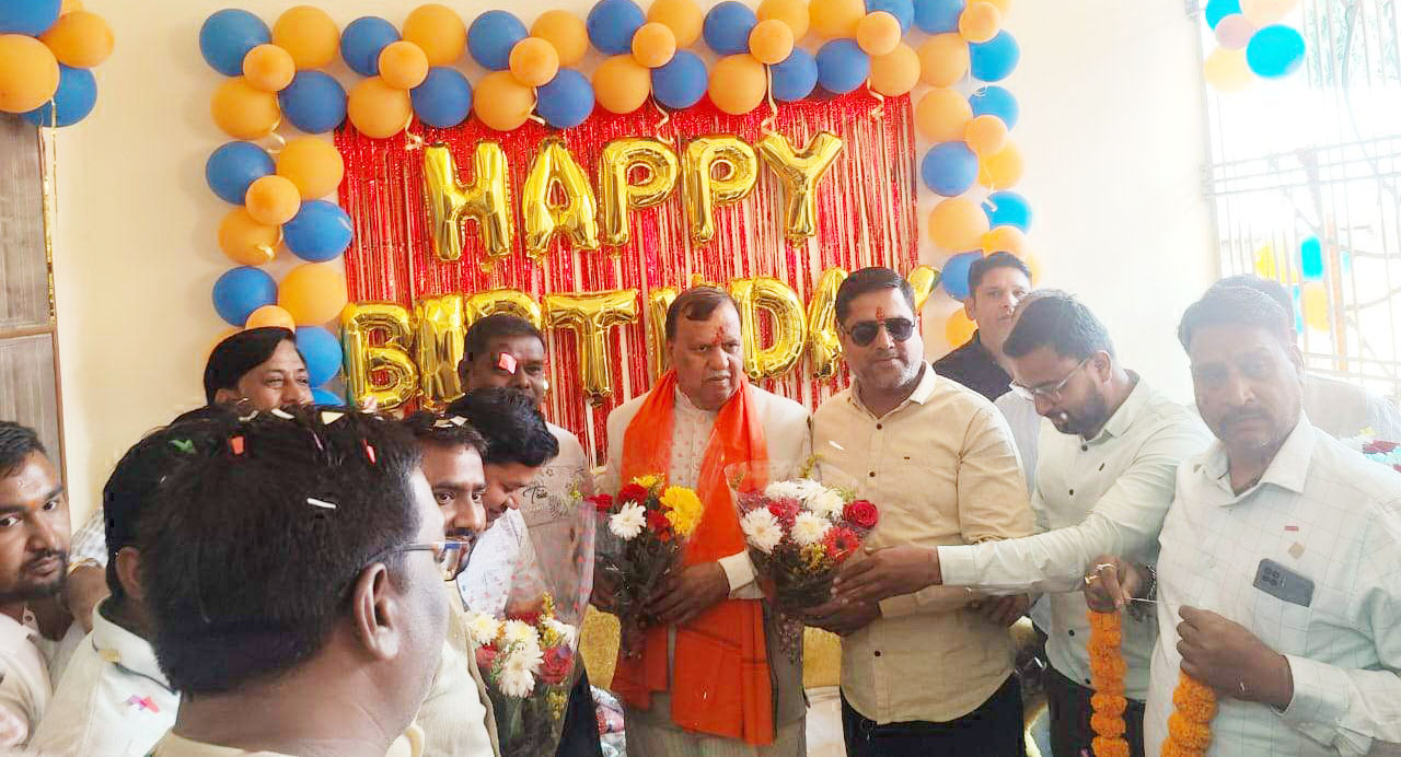 शिवरतन शर्मा को जन्मदिन की बधाई देने तांता