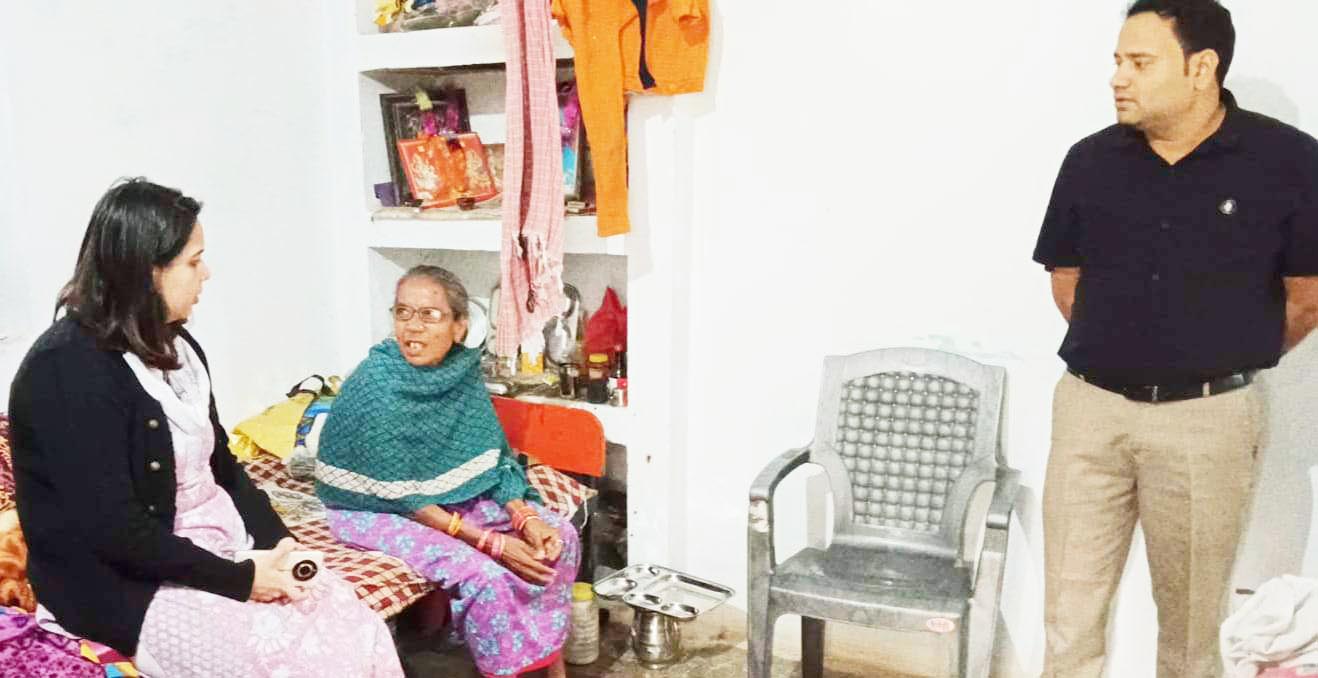 बुजुर्गों ने बताया-आश्रम छोटा, केवल 10 लोग रहते हैं 