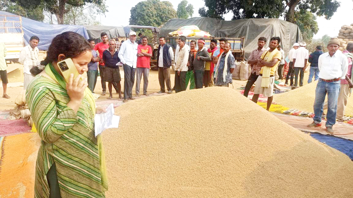 अवैध धान परिवहन,  90 कट्टा धान जब्त 