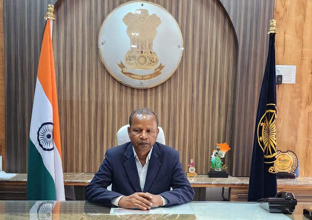 नए कलेक्टर बिपिन मांझी ने संभाला कार्यभार