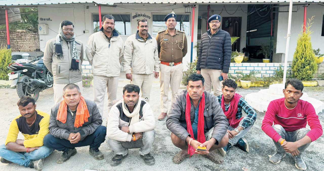 बोलेरो लूट, 6 बंदी