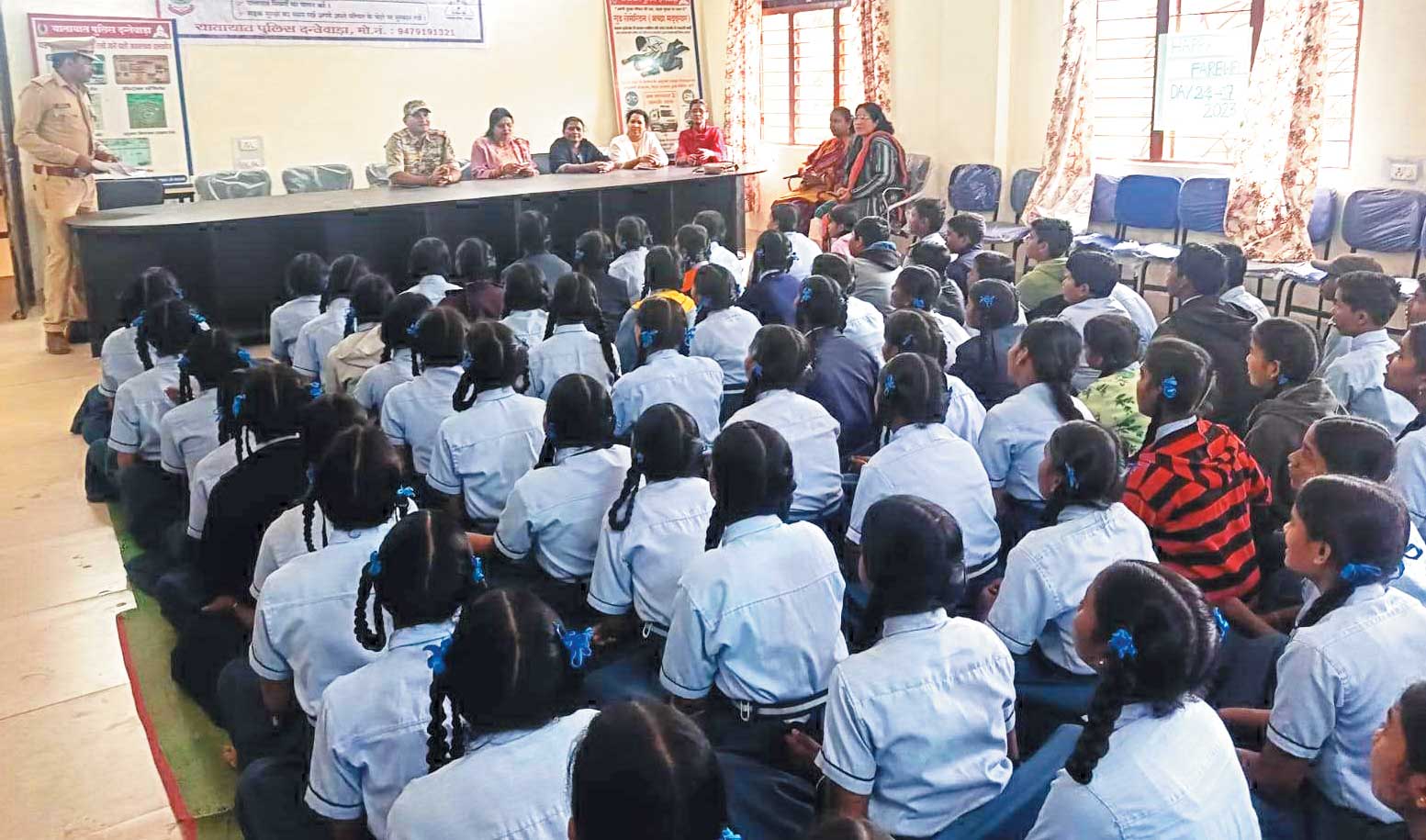 छात्रों को बताये दुर्घटना बचाव के उपाय