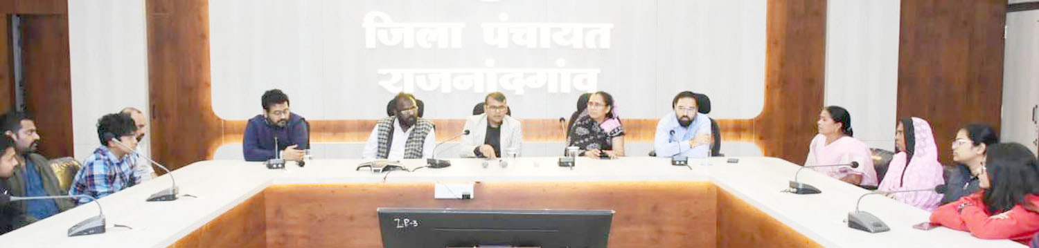 रायपुर के विद्यार्थी जिले के ग्रामीण क्षेत्रों में दो दिवसीय प्रवास पर