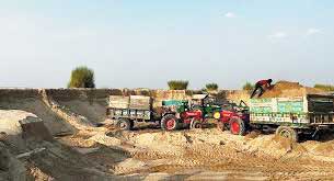 रेत का अवैध भंडारण, नहीं हो रही कार्रवाई