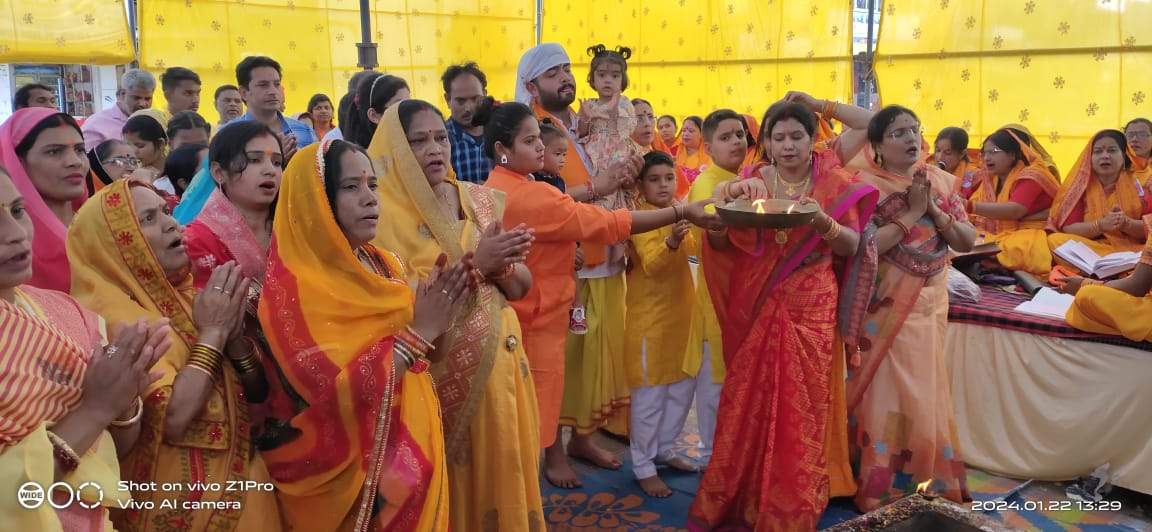 प्राणप्रतिष्ठा के बाद झूमे रामभक्त, घर-घर दीपों से रोशन