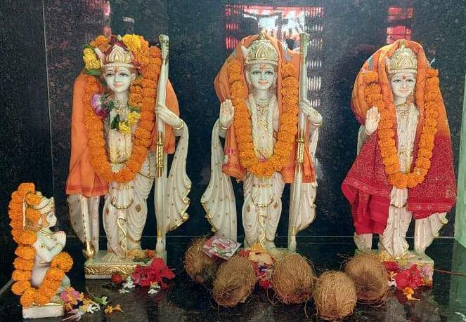 श्रीराम, माता सीता, लक्ष्मण और हनुमान की प्राण-प्रतिष्ठा, हवन के बाद मानसगान श्रीराम, माता सीता, लक्ष्मण और हनुमान की प्राण-प्रतिष्ठा, हवन के बाद मानसगान