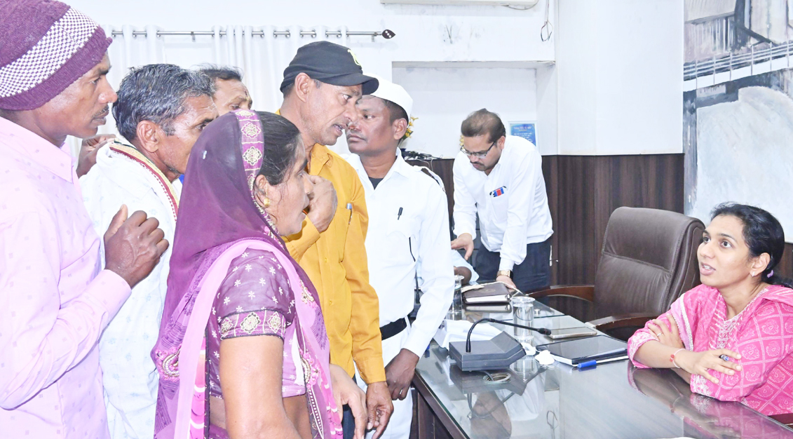 जनदर्शन में मिले समस्या, शिकायत और मांग संबंधी आवेदन