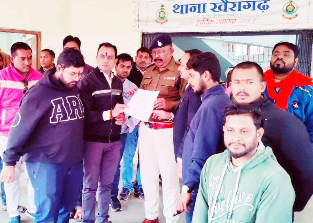 अयोध्या पर विवादित टिप्पणी के विरोध में थाना पहुंचा हिन्दू परिषद