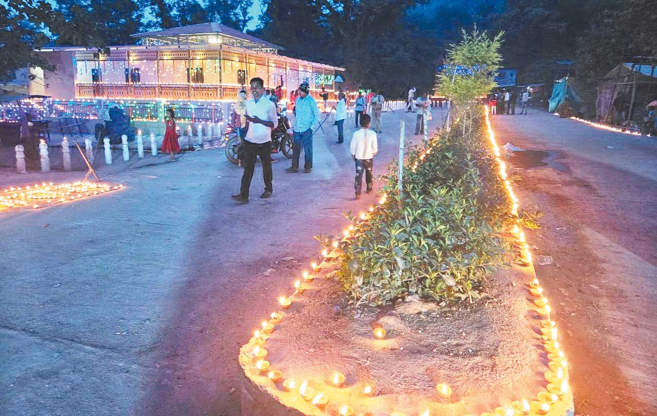 10 हजार दियों से जगमग हुआ तुरतुरिया धाम