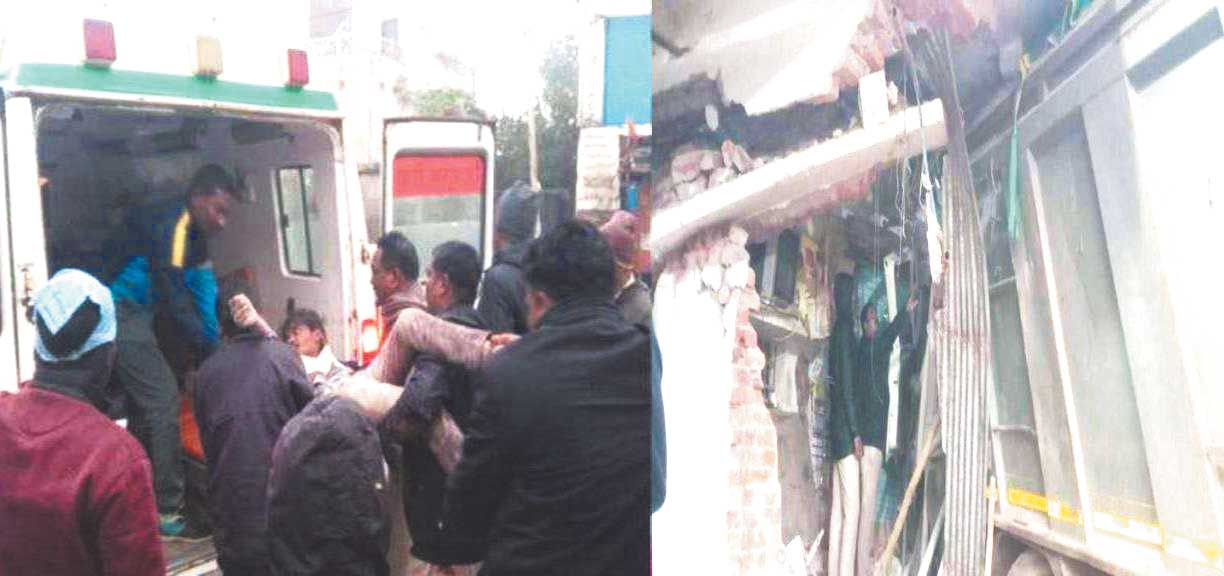 दुकान में जा घुसा तेज रफ्तार हाइवा, 12 घंटे फंसे रहे चालक-परिचालक