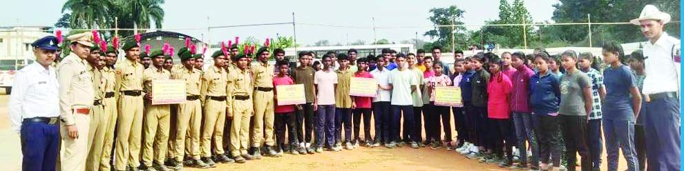 यातायात नियमों के प्रति किया जागरूक