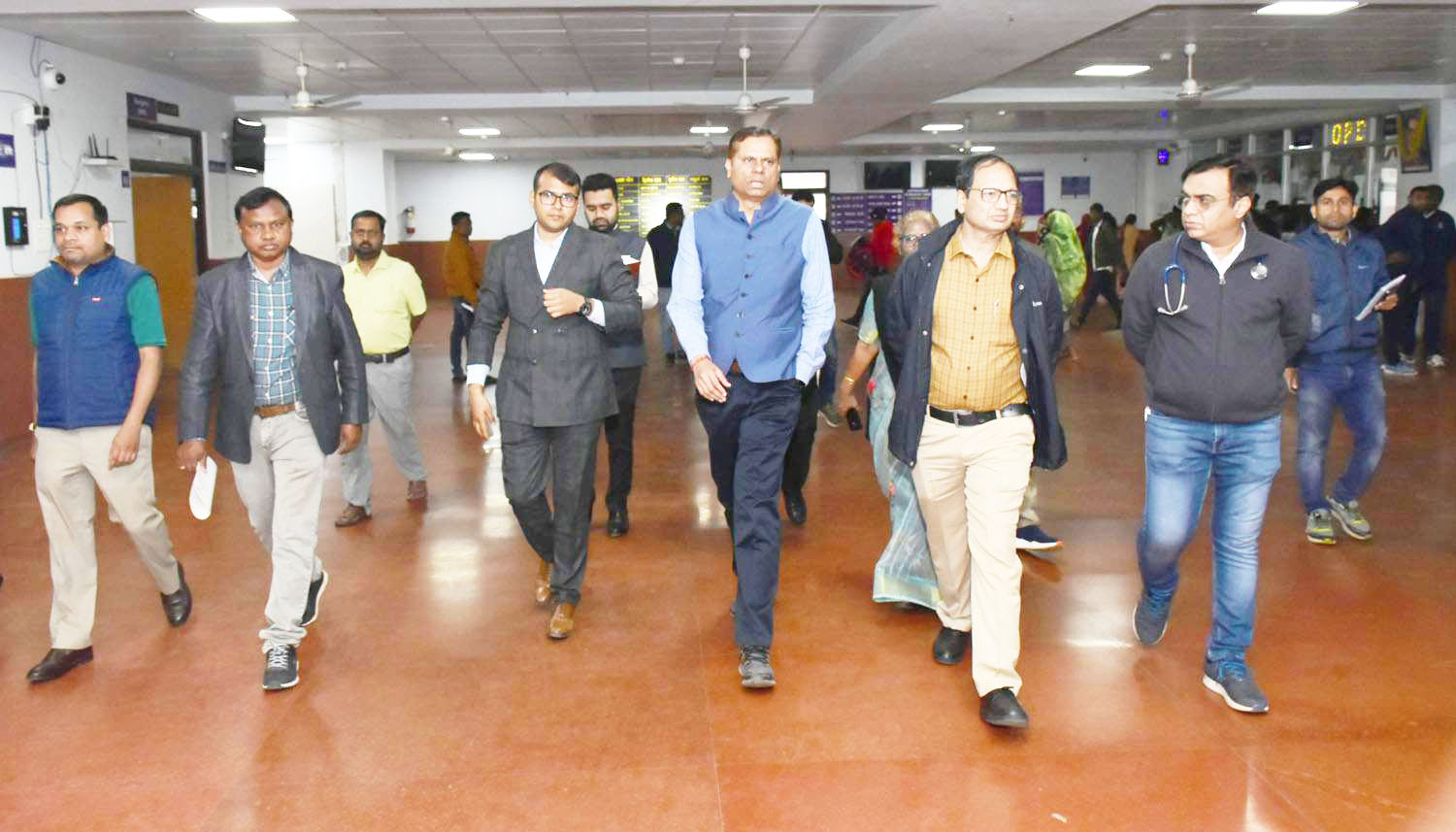 संभागायुक्त ने शासकीय मेडिकल कॉलेज का निरीक्षण कर व्यवस्थाओं का लिया जायजा