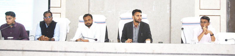 मैदानी अमले की करें जांच - कलेक्टर