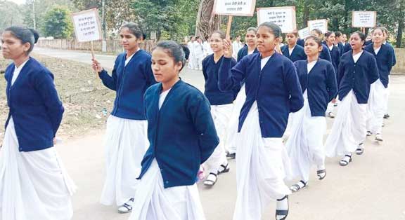 राष्ट्रीय बालिका दिवस निकाली जागरूकता रैली राष्ट्रीय बालिका दिवस निकाली जागरूकता रैली