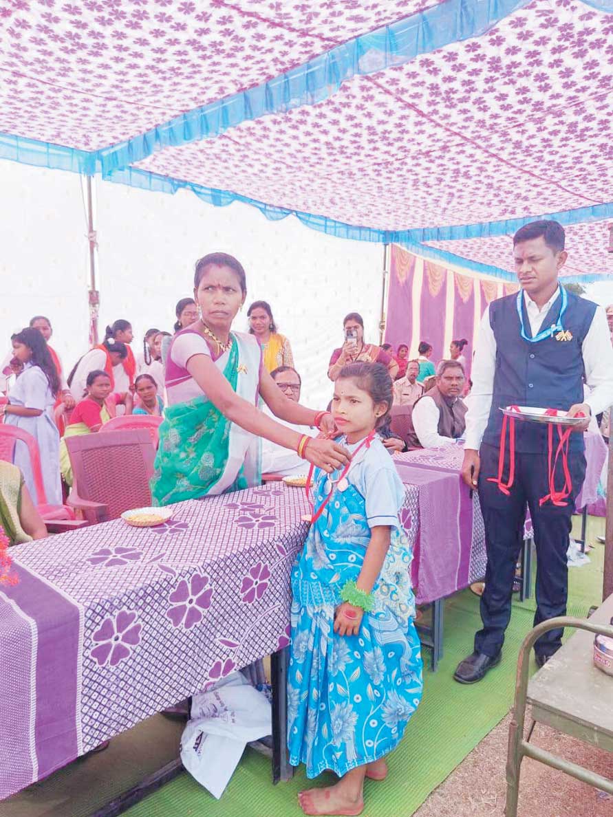 स्पर्धा के विजेता बच्चे पुरस्कृत स्पर्धा के विजेता बच्चे पुरस्कृत