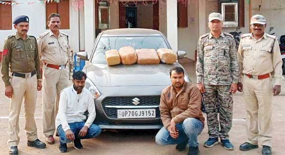 कार से गांजा तस्करी, एमपी-यूपी के 2 बंदी कार से गांजा तस्करी, एमपी-यूपी के 2 बंदी